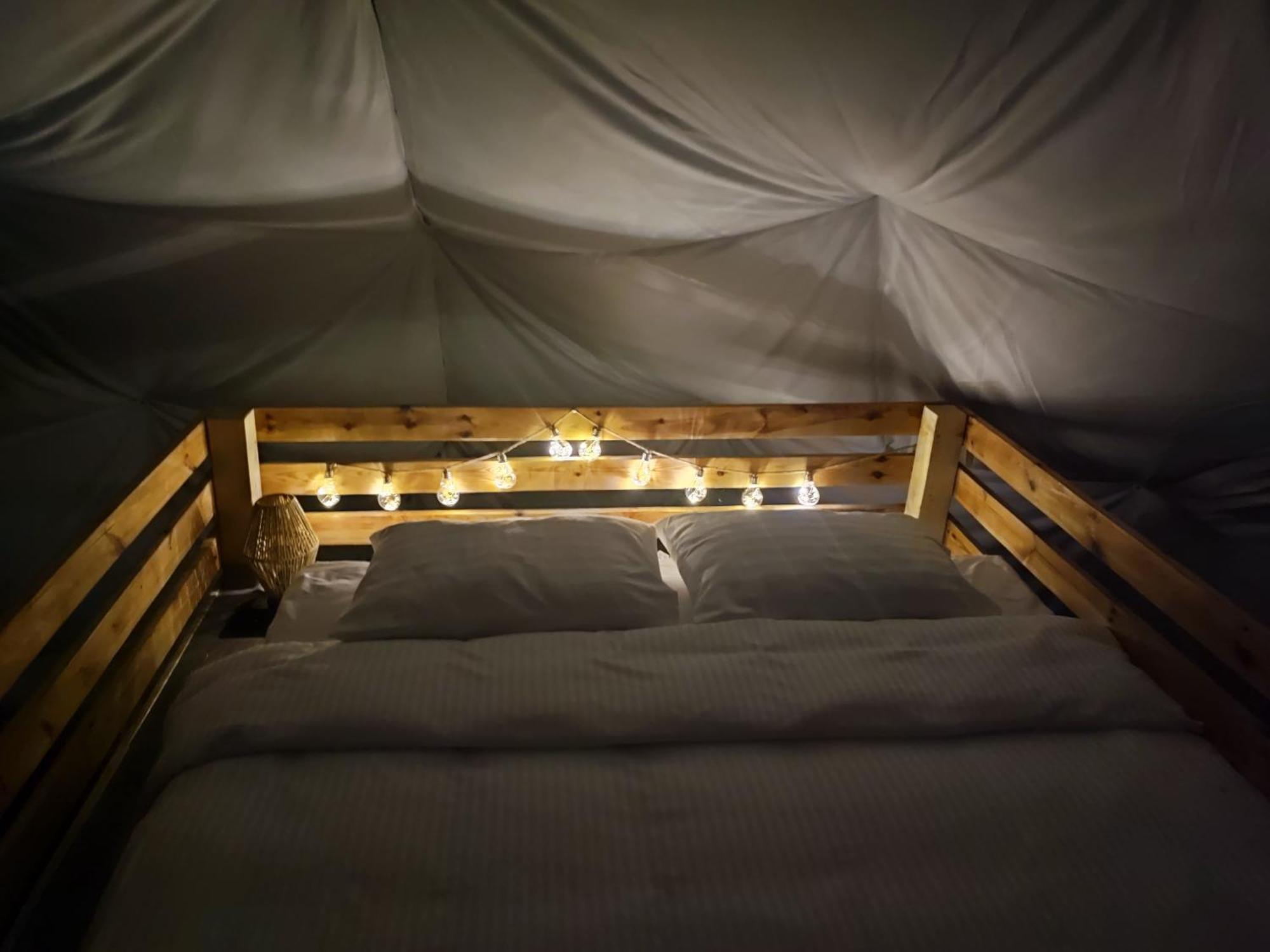 Forrest Glamp Hotell Mieroszow Eksteriør bilde
